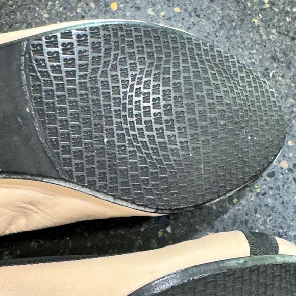 Stuart Weitzman GIVEABLE Ballet Flats. Size 8N. - Picture 11 of 15